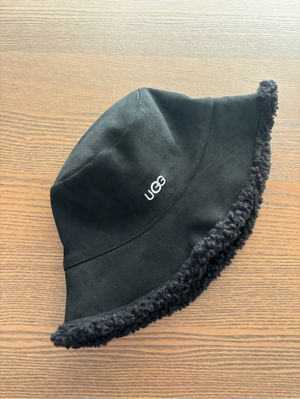UGG Sherpa bucket hat in black